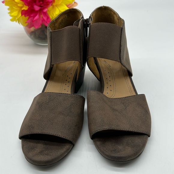 Natural Soul Brown Heels Sz 8.5 MCH6358 - Picture 2 of 7
